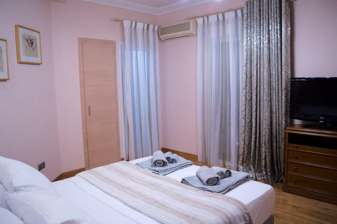 George'S Cozy Apartment In Plaka Atenas Exterior foto